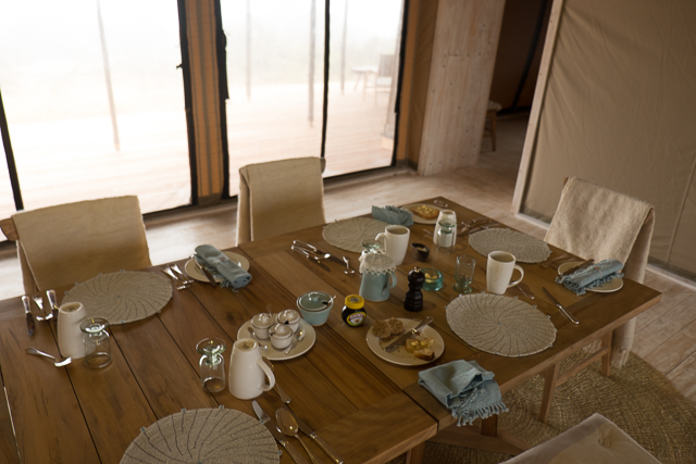 Entamanu Camp dining table